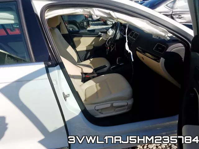 3VWL17AJ5HM235784