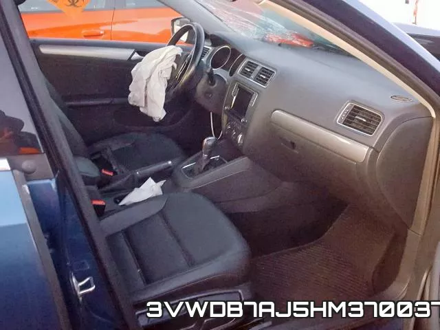 3VWDB7AJ5HM370037_5.webp