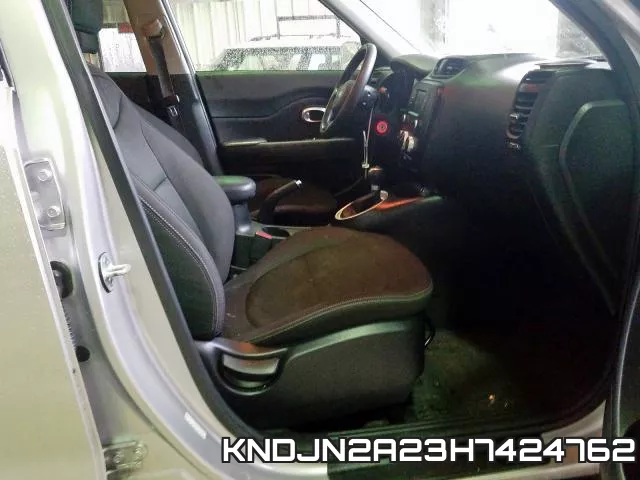 KNDJN2A23H7424762_5.webp