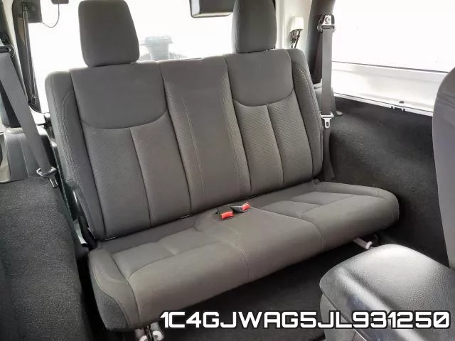 1C4GJWAG5JL931250_6.webp
