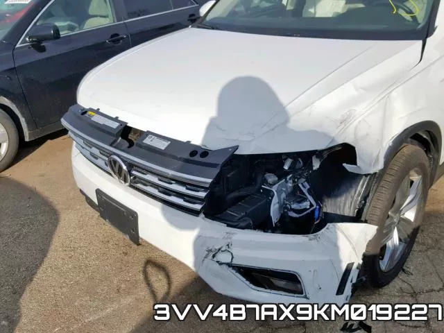 3VV4B7AX9KM019227_9.webp