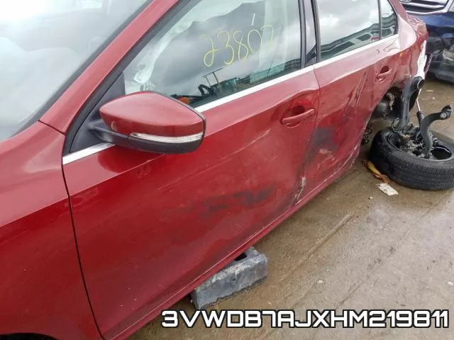 3VWDB7AJXHM219811_9.webp