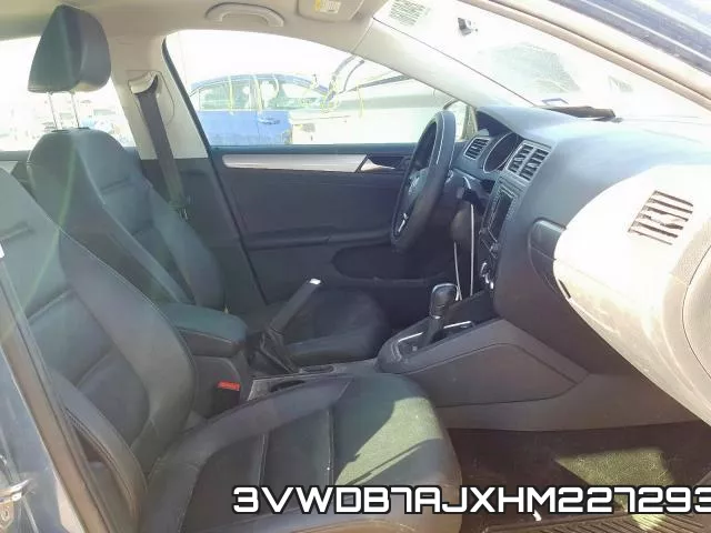 3VWDB7AJXHM227293_5.webp