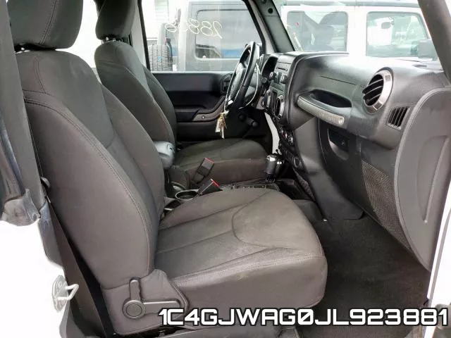1C4GJWAG0JL923881_5.webp