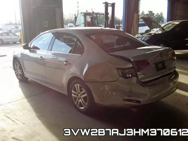 3VW2B7AJ3HM370612_3.webp