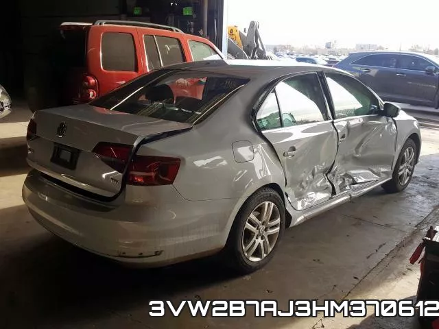 3VW2B7AJ3HM370612_4.webp
