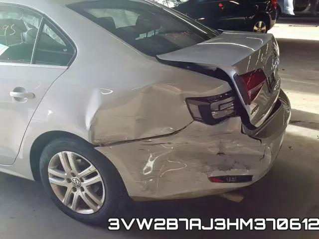 3VW2B7AJ3HM370612_9.webp