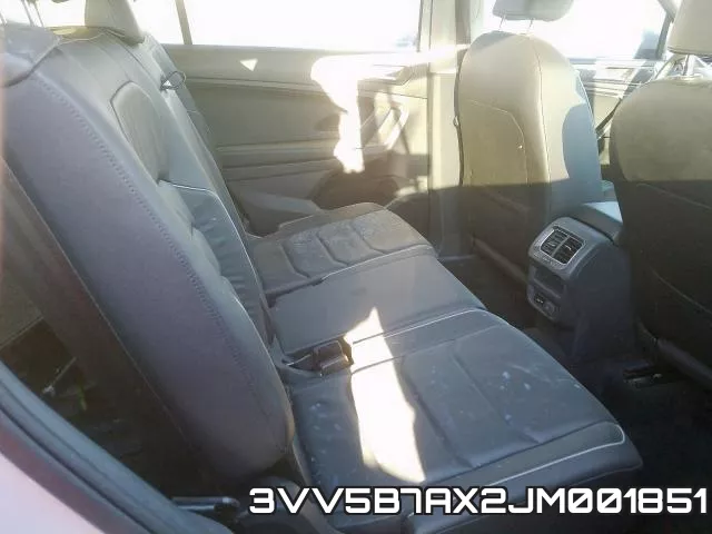 3VV5B7AX2JM001851_6.webp