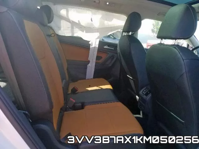 3VV3B7AX1KM050256_6.webp
