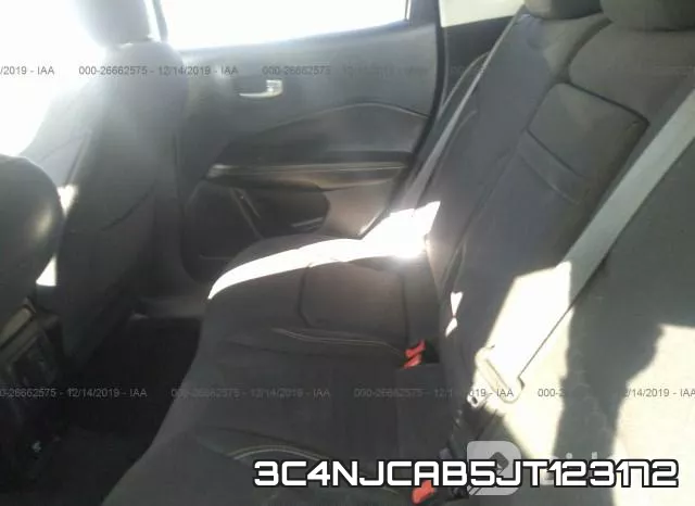 3C4NJCAB5JT123172_8.webp