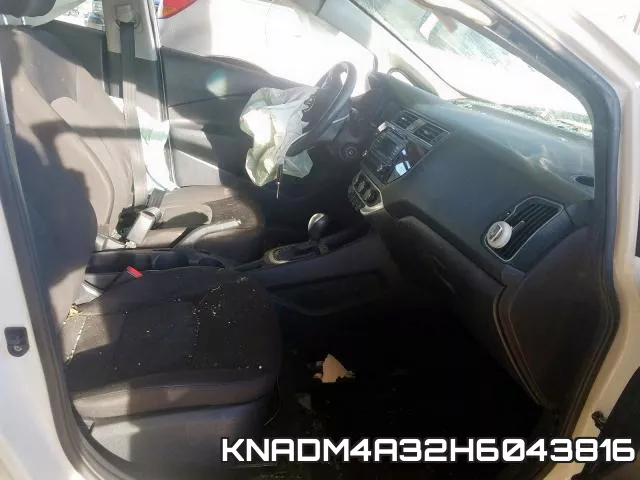 KNADM4A32H6043816_5.webp