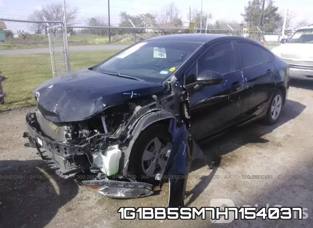 1G1BB5SM7H7154037_2.webp