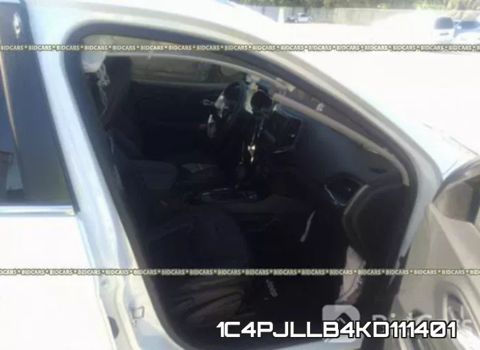 1C4PJLLB4KD111401_5.webp