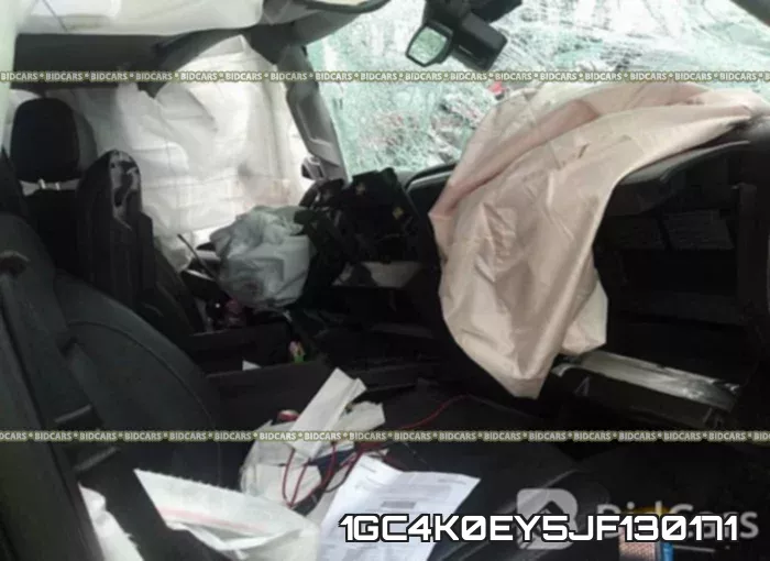 1GC4K0EY5JF130171_5.webp