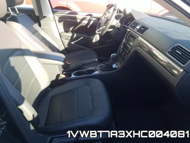 1VWBT7A3XHC004081_5.webp