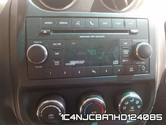 1C4NJCBA7HD124085_9.webp