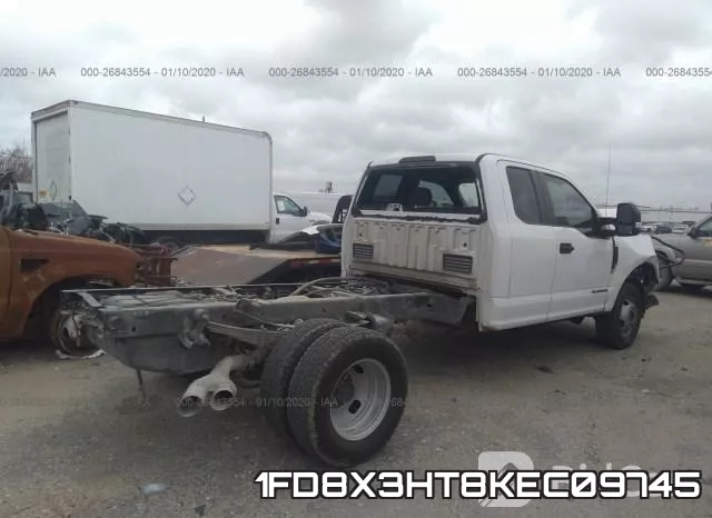 1FD8X3HT8KEC09745_4.webp