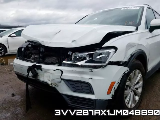 3VV2B7AX1JM048890_9.webp