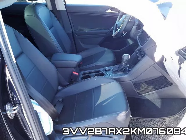 3VV2B7AX2KM076084_5.webp