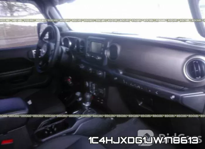 1C4HJXDG1JW178613_5.webp