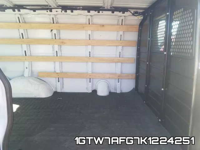 1GTW7AFG7K1224251_6.webp
