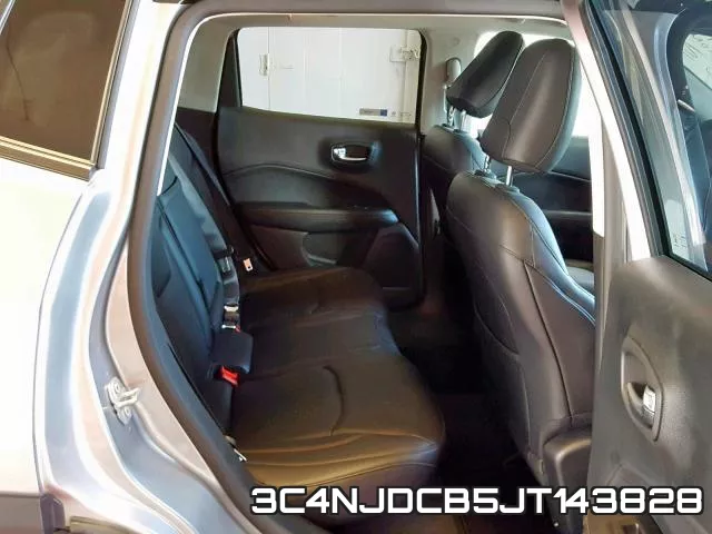3C4NJDCB5JT143828_6.webp