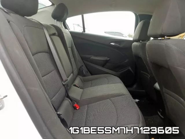 1G1BE5SM7H7123605_6.webp