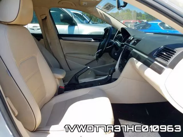1VWDT7A37HC010963_5.webp