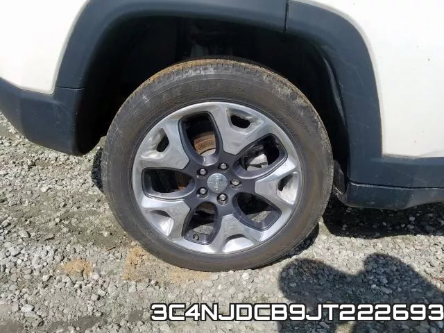 3C4NJDCB9JT222693_9.webp
