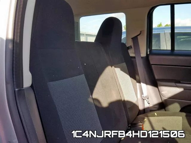 1C4NJRFB4HD121506_6.webp