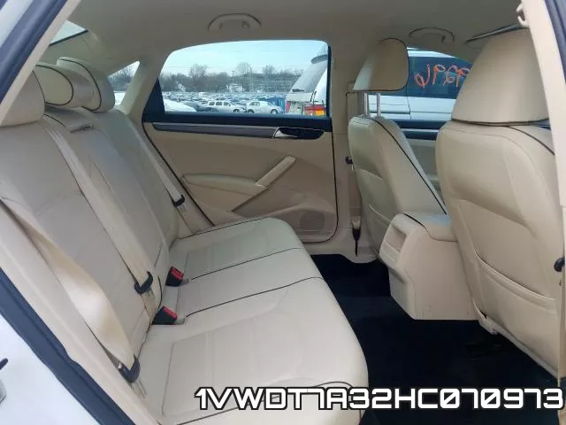 1VWDT7A32HC070973_6.webp