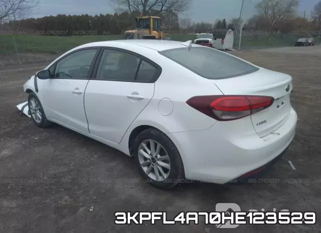 3KPFL4A70HE123529_3.webp