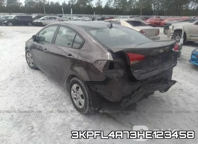 3KPFL4A73HE123458_3.webp