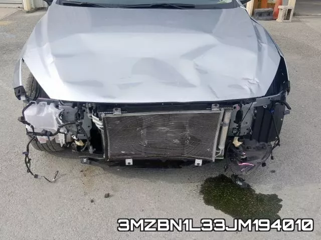 3MZBN1L33JM194010_9.webp