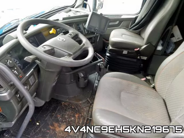 4V4NC9EH5KN219675_5.webp