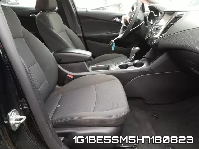 1G1BE5SM5H7180823_5.webp