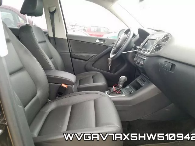 WVGAV7AX5HW510942_5.webp