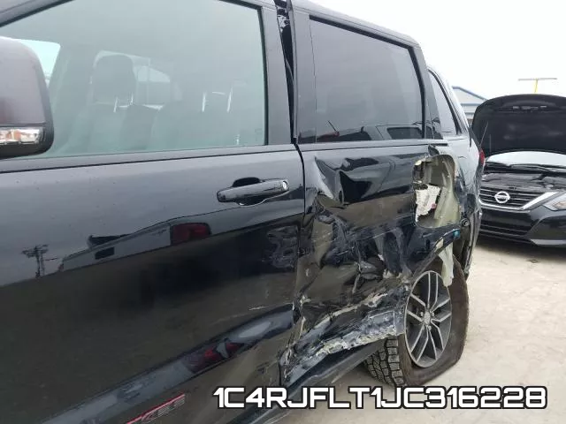 1C4RJFLT1JC316228_9.webp