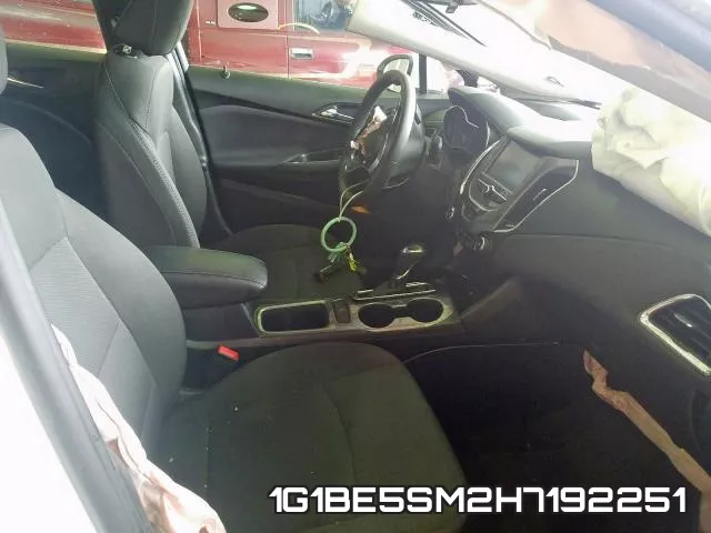 1G1BE5SM2H7192251_5.webp