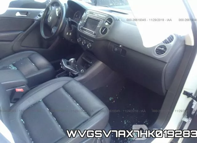 WVGSV7AX7HK019283_5.webp