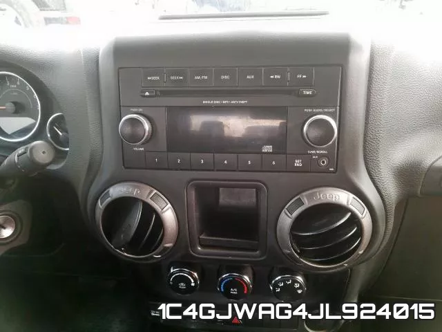 1C4GJWAG4JL924015_9.webp