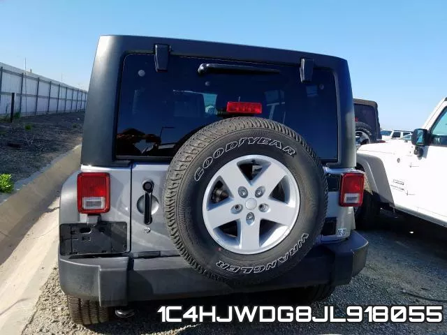 1C4HJWDG8JL918055_9.webp