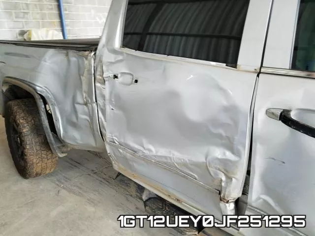 1GT12UEY0JF251295_9.webp