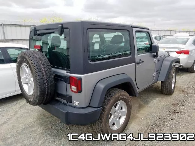 1C4GJWAG4JL923902_4.webp