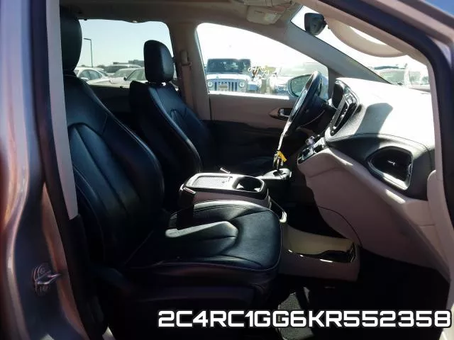 2C4RC1GG6KR552358_5.webp