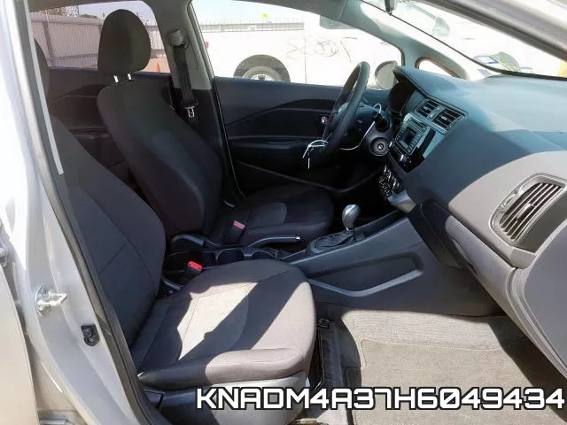 KNADM4A37H6049434_5.webp