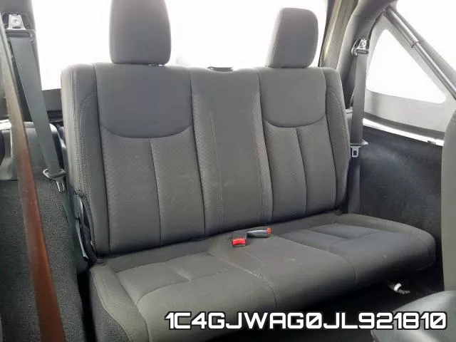 1C4GJWAG0JL921810_6.webp