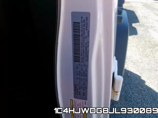1C4HJWDG8JL930089_10.webp