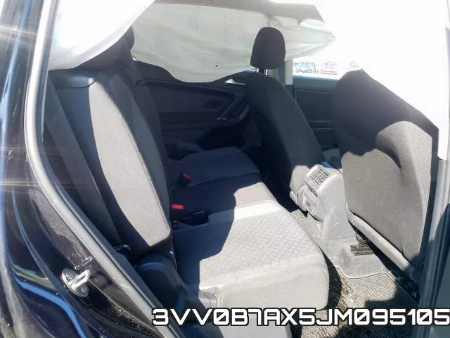 3VV0B7AX5JM095105_6.webp