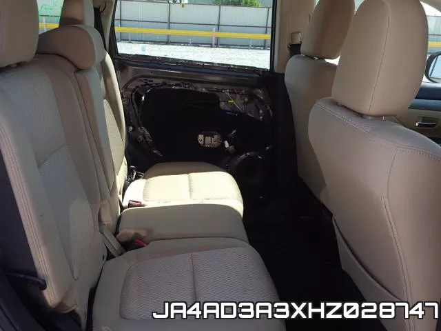 JA4AD3A3XHZ028747_6.webp